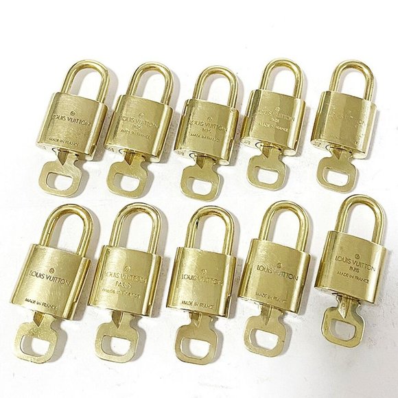 Authentic LOUIS VUITTON LV 10 SET PADLOCK KEY BAG CHARM CADENA GOLD-PLATED - Picture 2 of 4